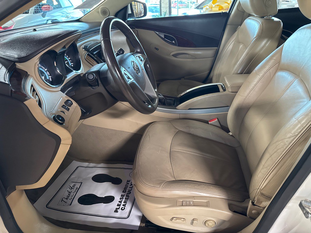 2011 Buick Lacrosse Image 8