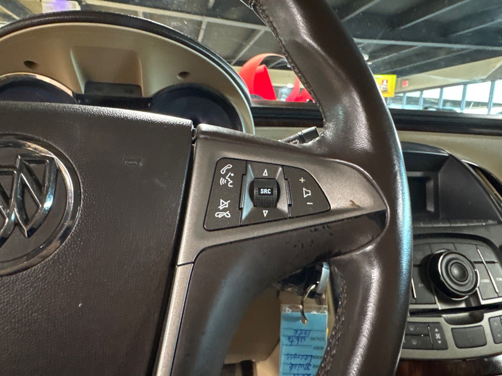 2011 Buick Lacrosse Image 12