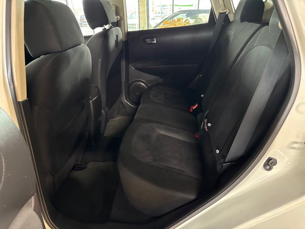 2015 Nissan Rogue Image 8