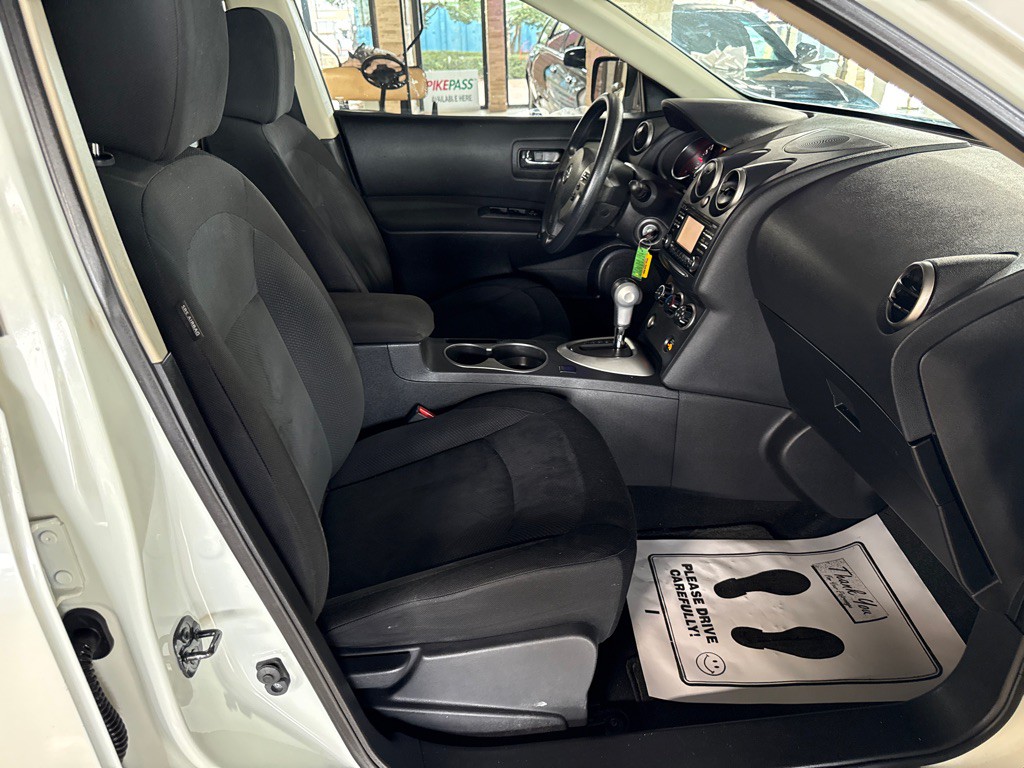 2015 Nissan Rogue Image 9