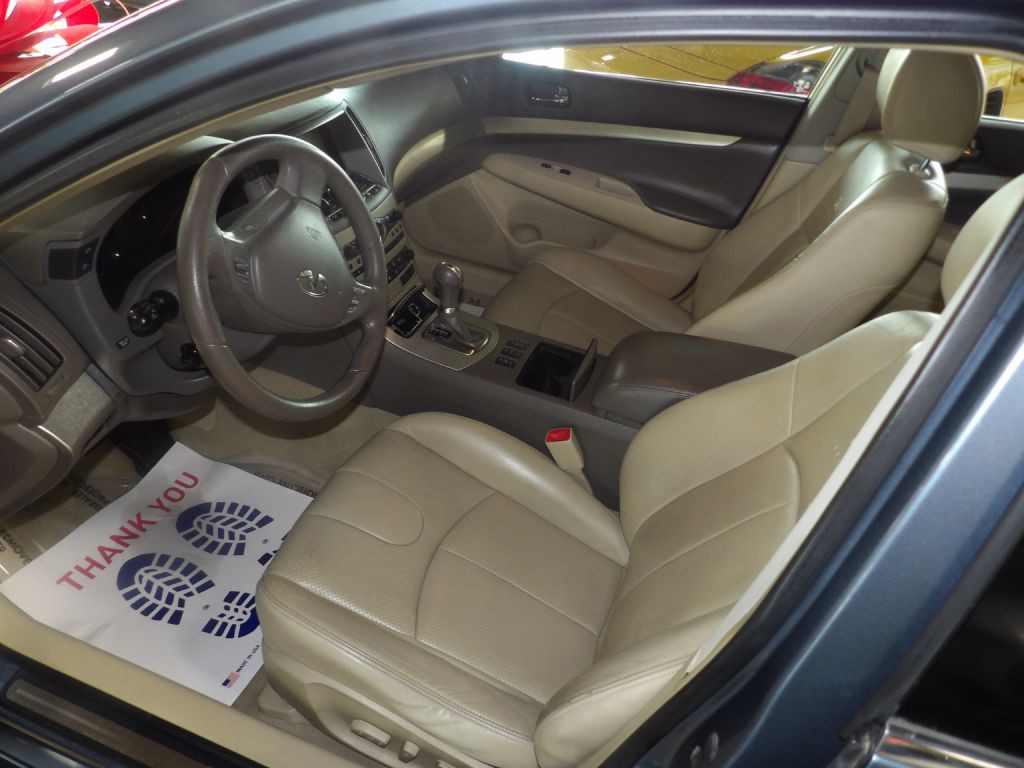2008 INFINITI G35 Image 9