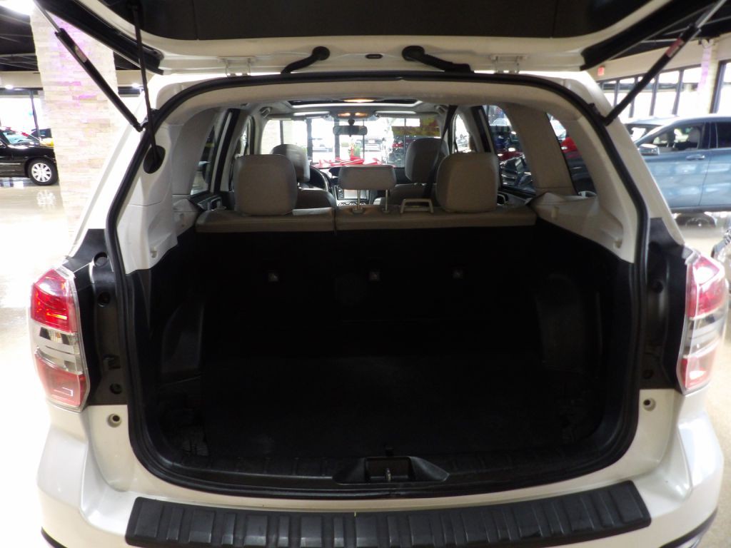 2014 Subaru Forester Image 14