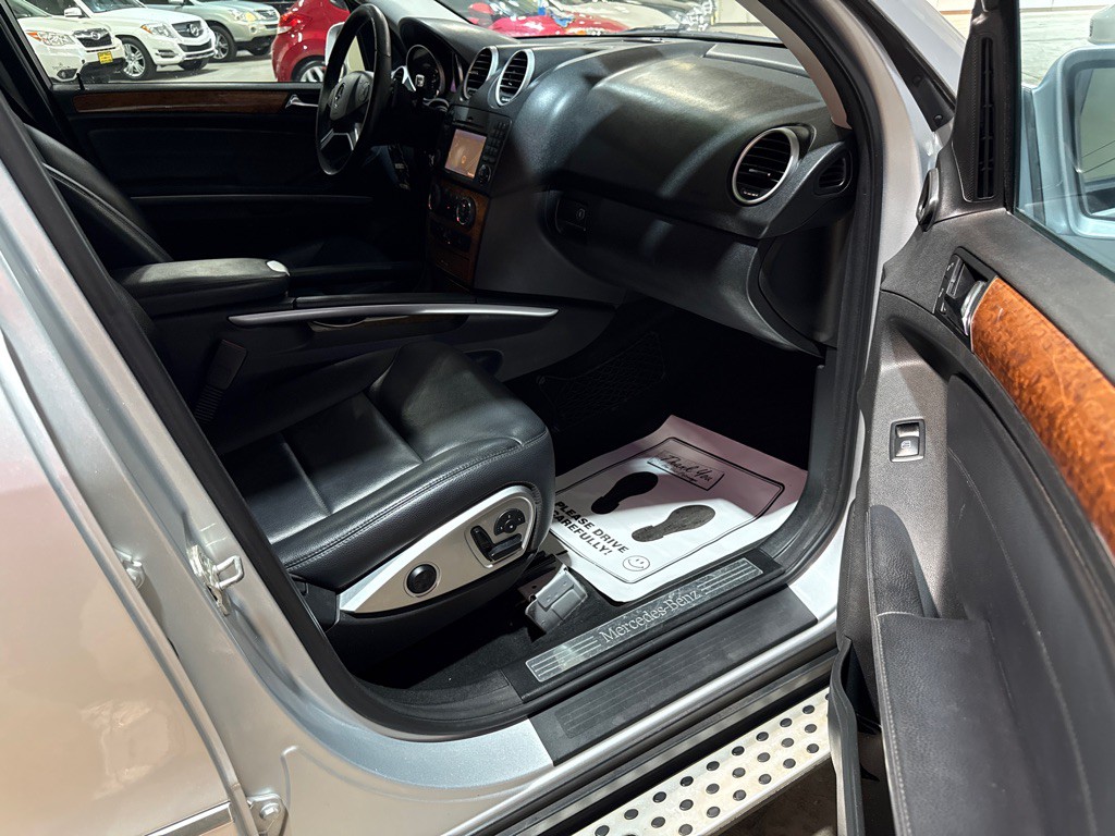 2009 Mercedes-Benz M-Class Image 8