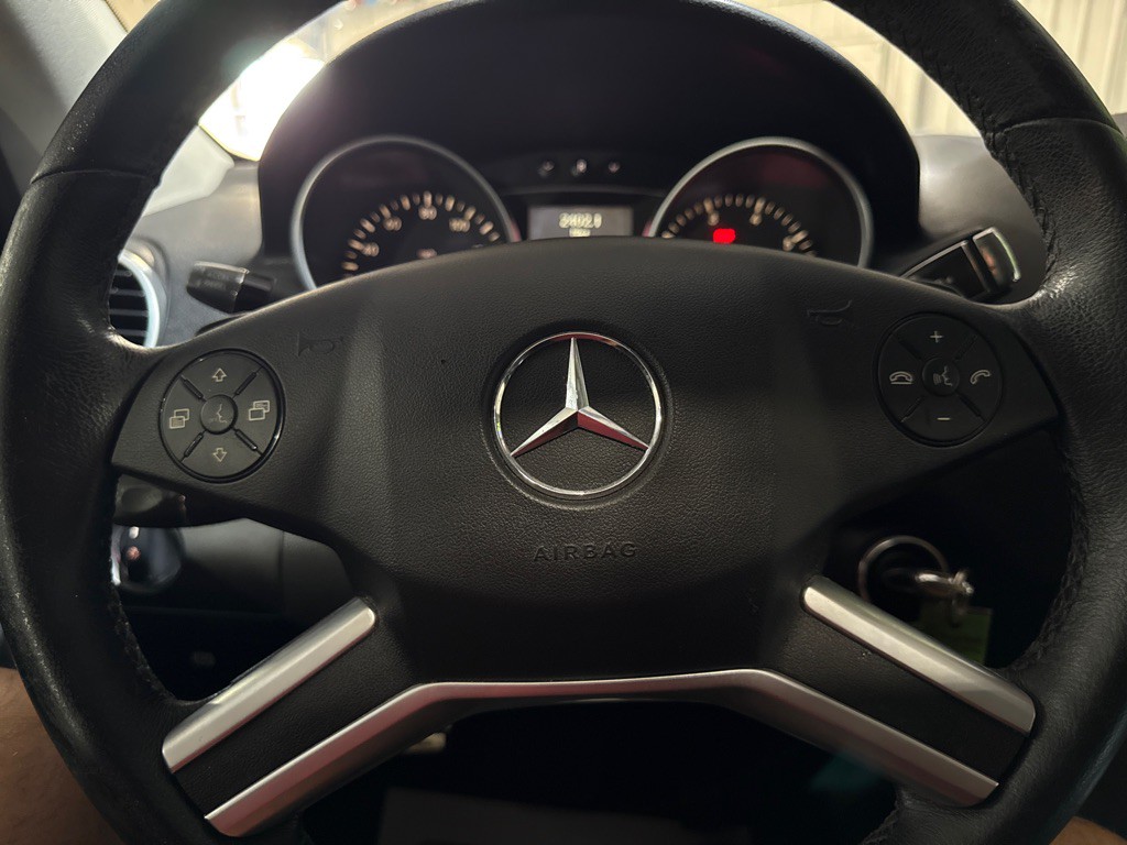 2009 Mercedes-Benz M-Class Image 11