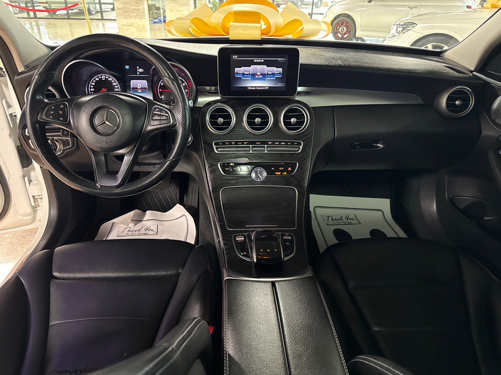 2015 Mercedes-Benz C-Class Image 9