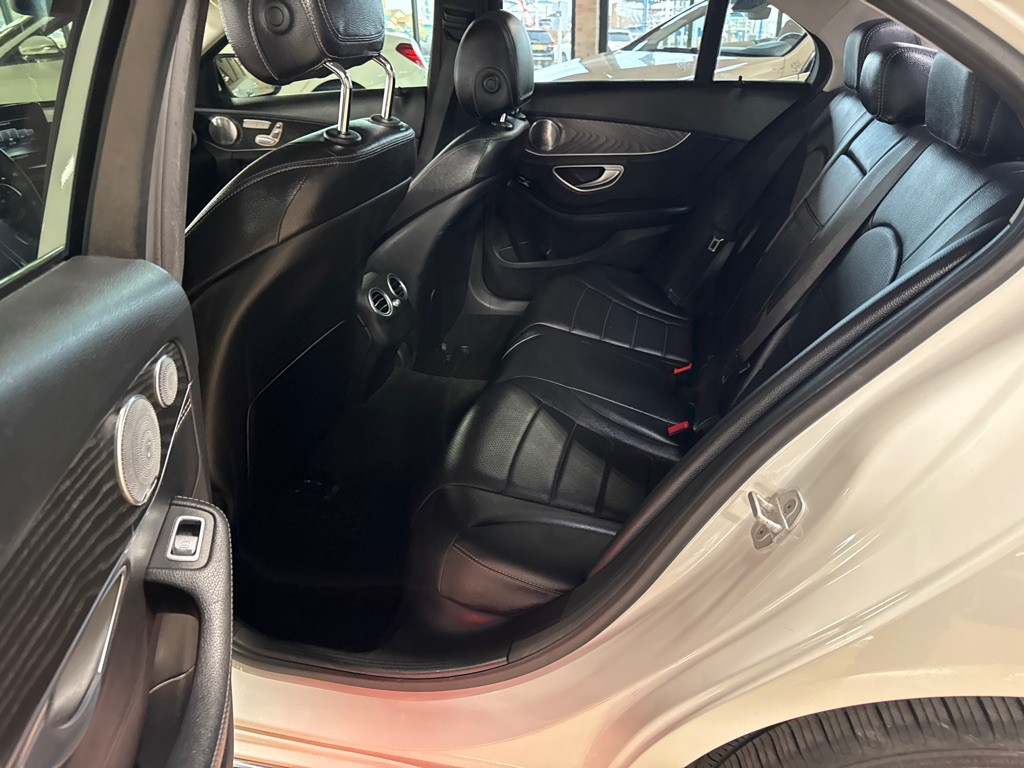 2015 Mercedes-Benz C-Class Image 11
