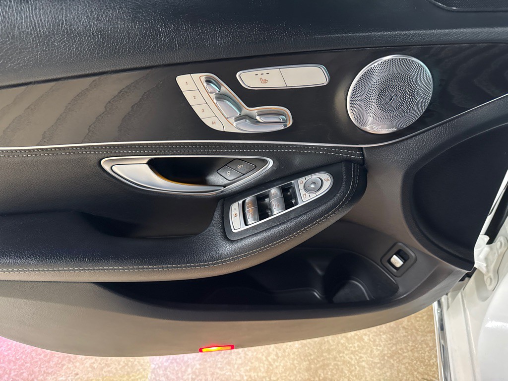 2015 Mercedes-Benz C-Class Image 12