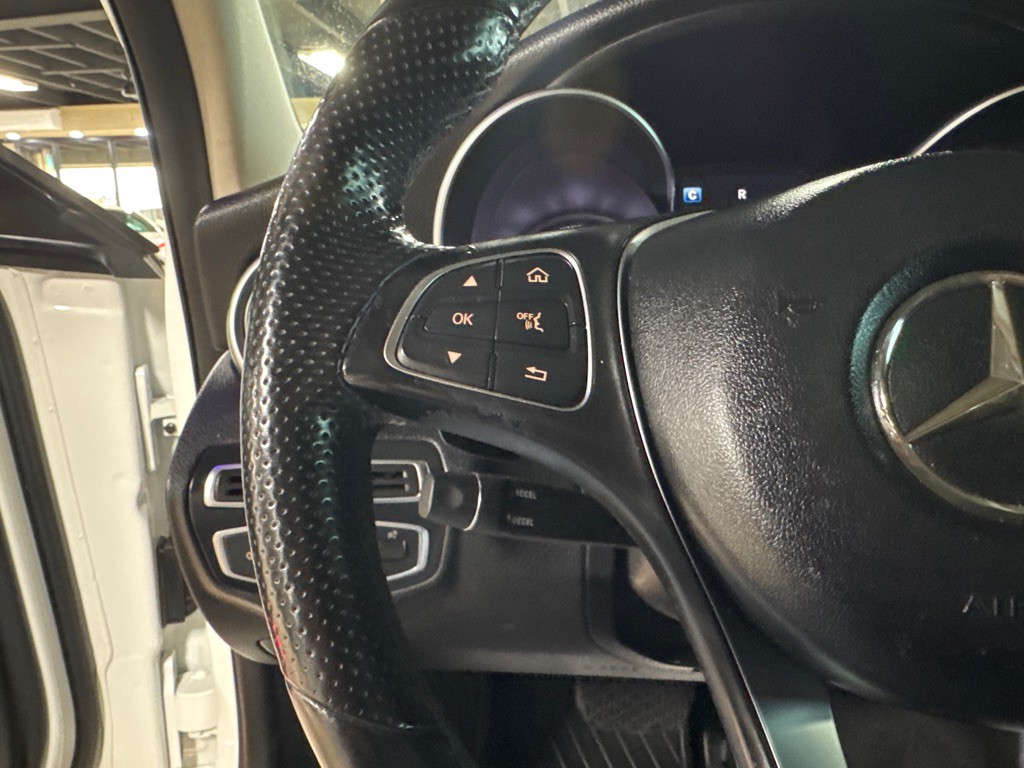 2015 Mercedes-Benz C-Class Image 13