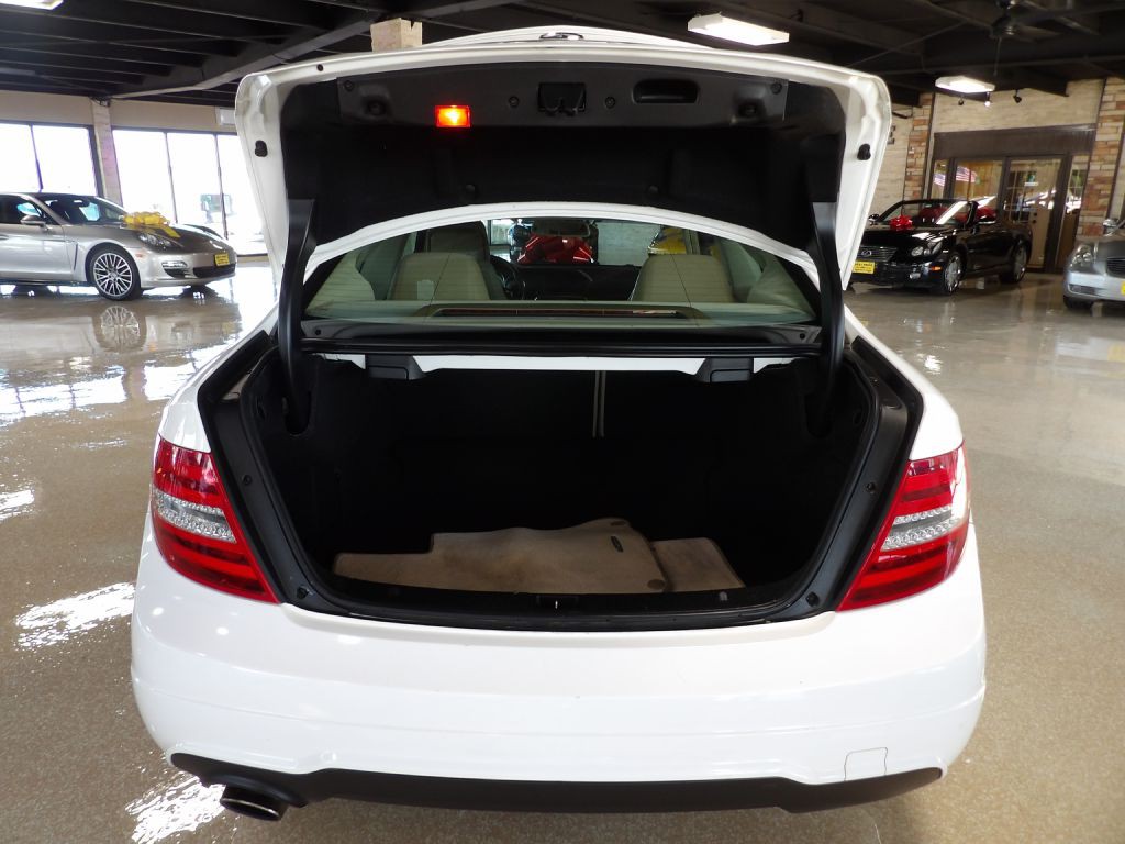 2013 Mercedes-Benz C-Class Image 4
