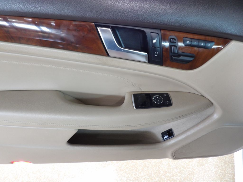 2013 Mercedes-Benz C-Class Image 11