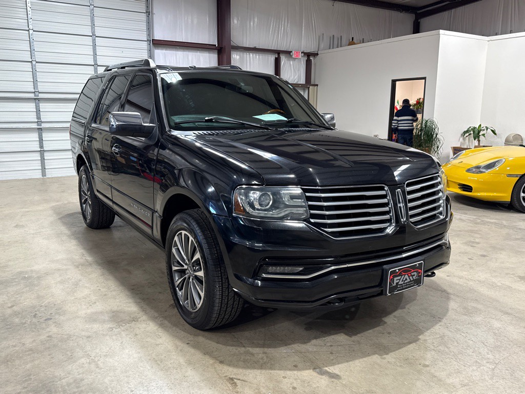 2015 Lincoln Navigator Image 3