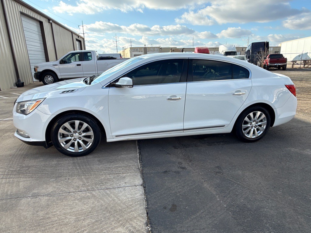 2015 Buick Lacrosse Image 3