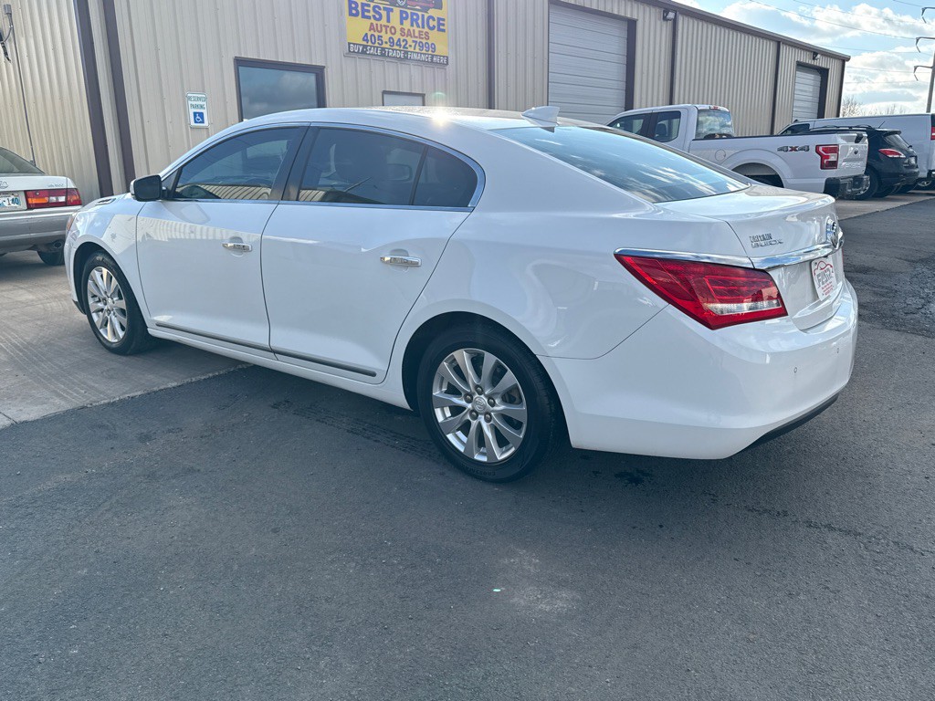 2015 Buick Lacrosse Image 4