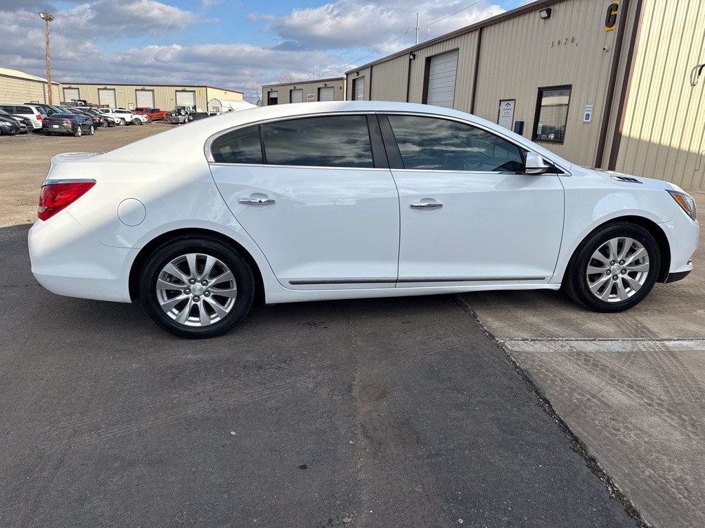2015 Buick Lacrosse Image 7