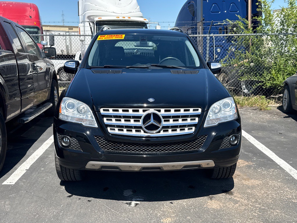 2009 Mercedes-Benz M-Class Image 1