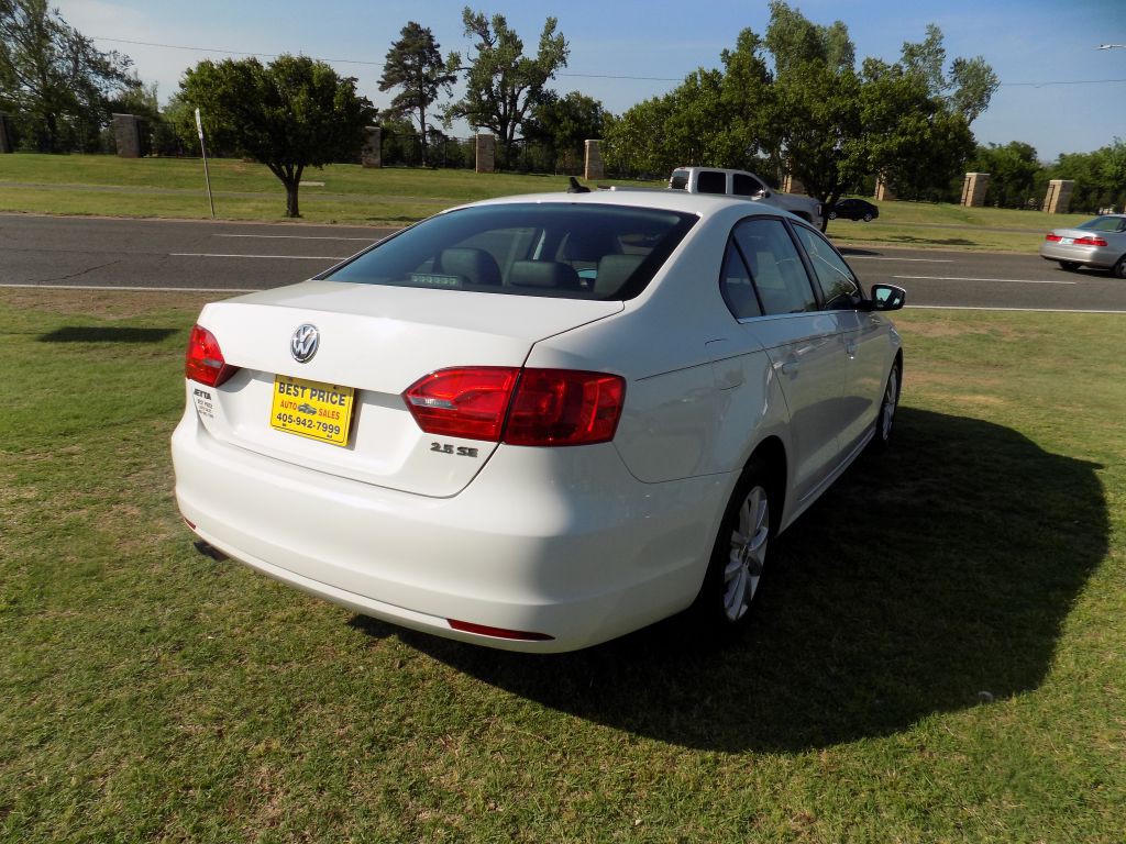 2013 Volkswagen Jetta Image 4