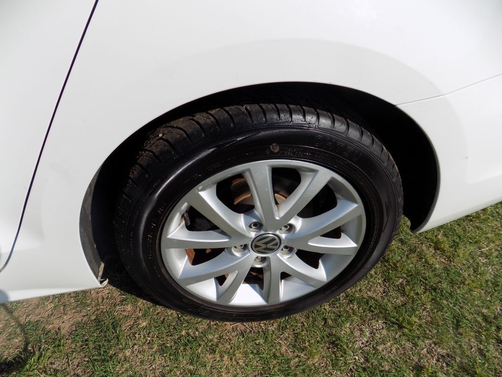 2013 Volkswagen Jetta Image 9