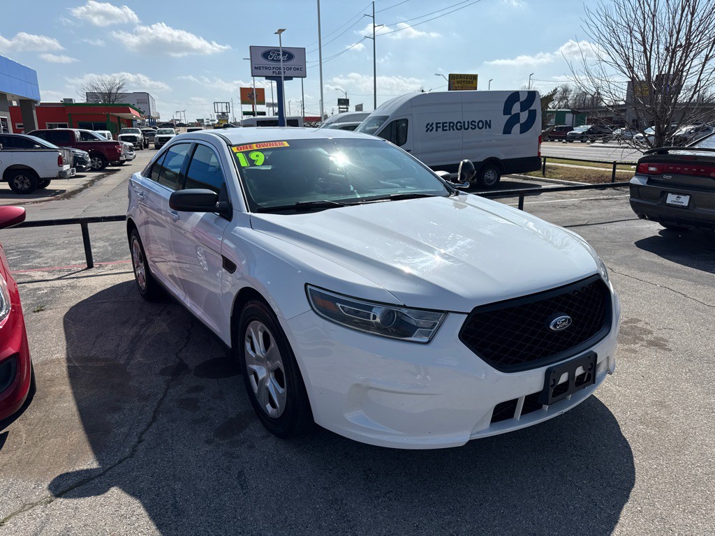 2019 Ford Taurus Image 2