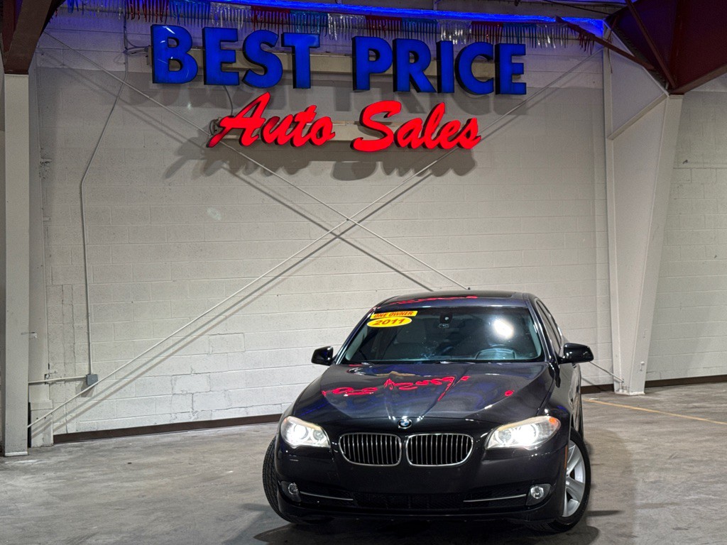 2011 BMW 5 Series Image 2