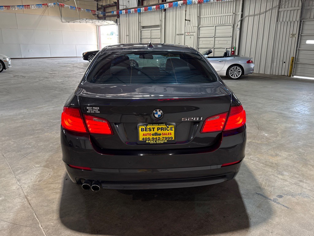 2011 BMW 5 Series Image 5