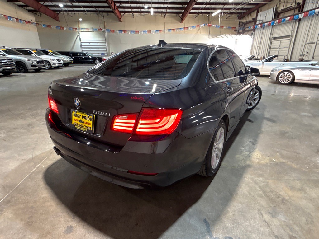 2011 BMW 5 Series Image 6