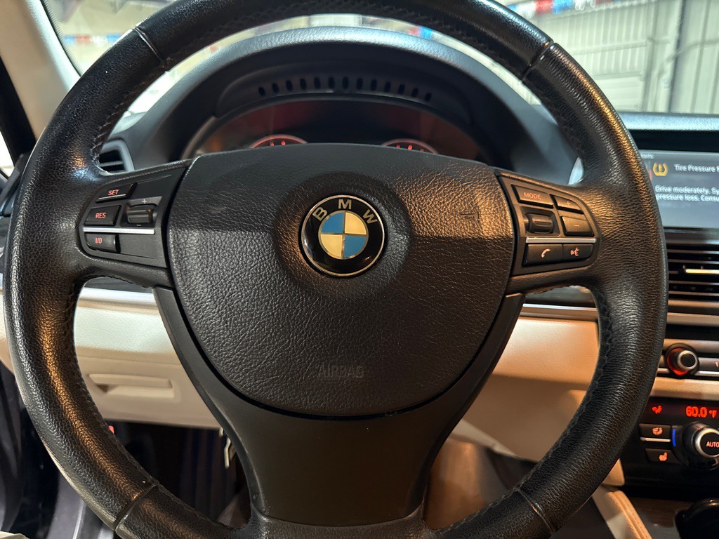 2011 BMW 5 Series Image 12
