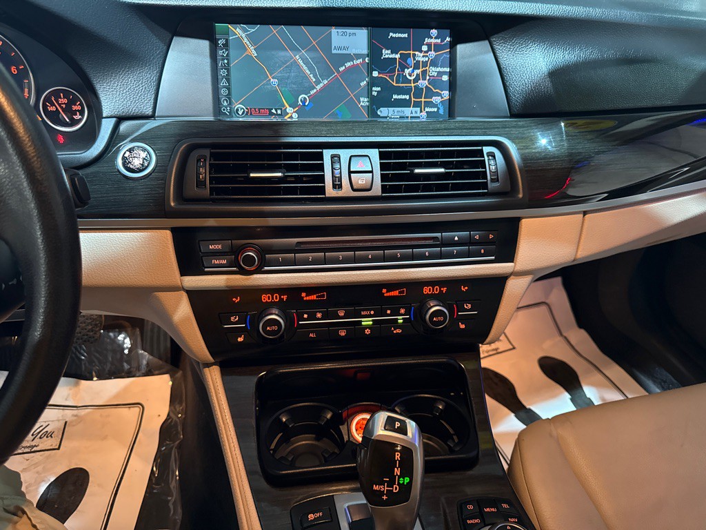 2011 BMW 5 Series Image 16