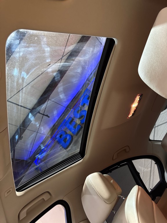 2011 BMW 5 Series Image 17