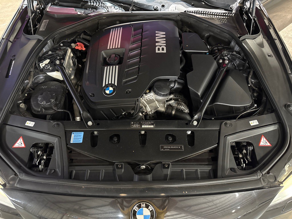 2011 BMW 5 Series Image 20