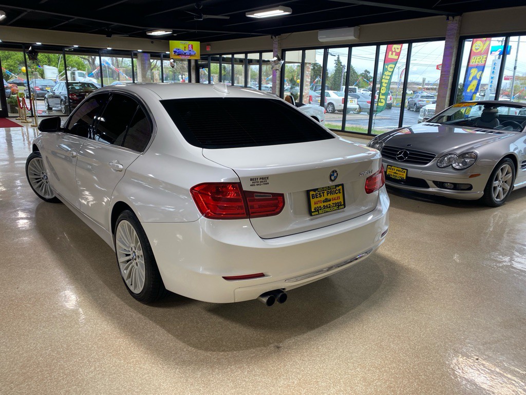 2013 BMW 3 Series Image 4