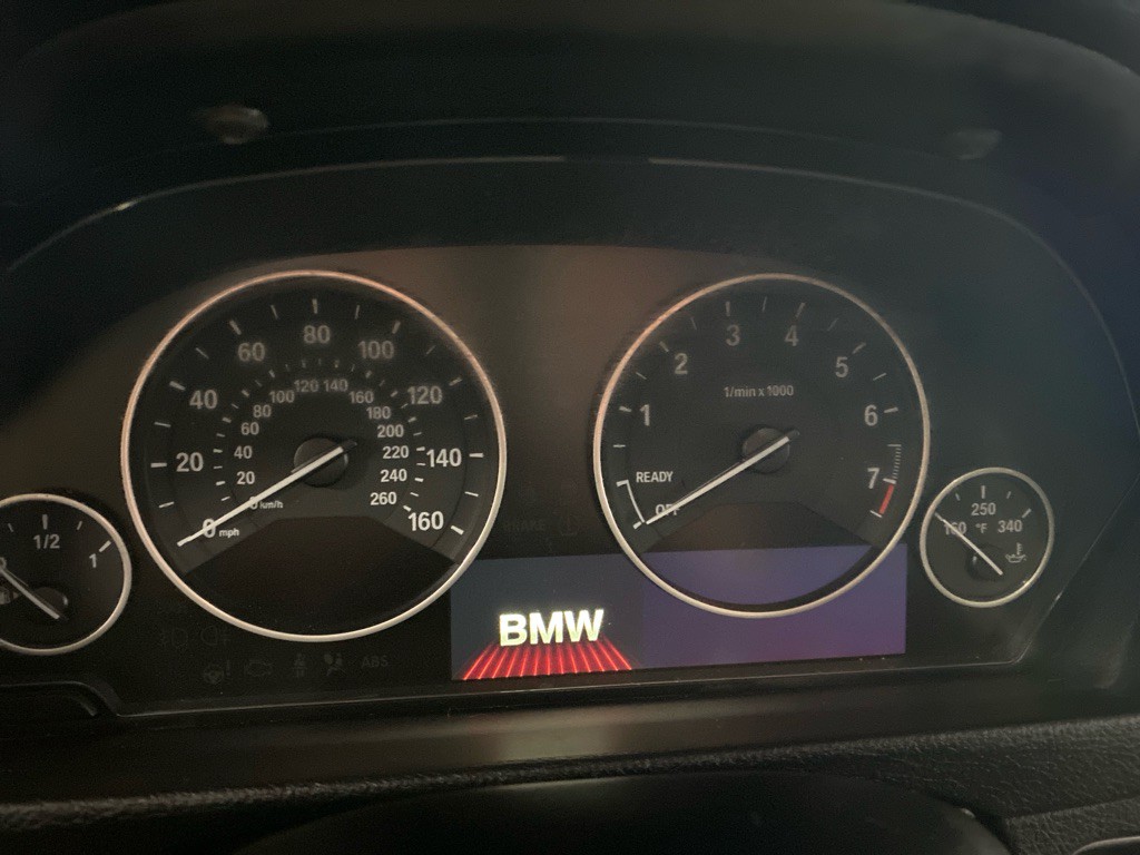 2013 BMW 3 Series Image 9