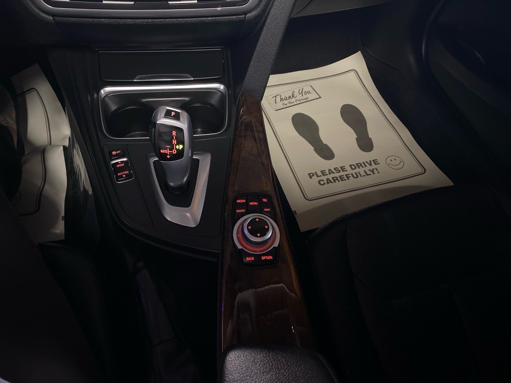 2013 BMW 3 Series Image 12