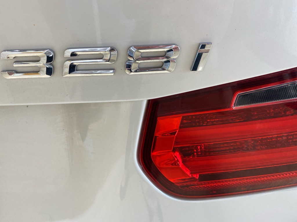 2013 BMW 3 Series Image 20