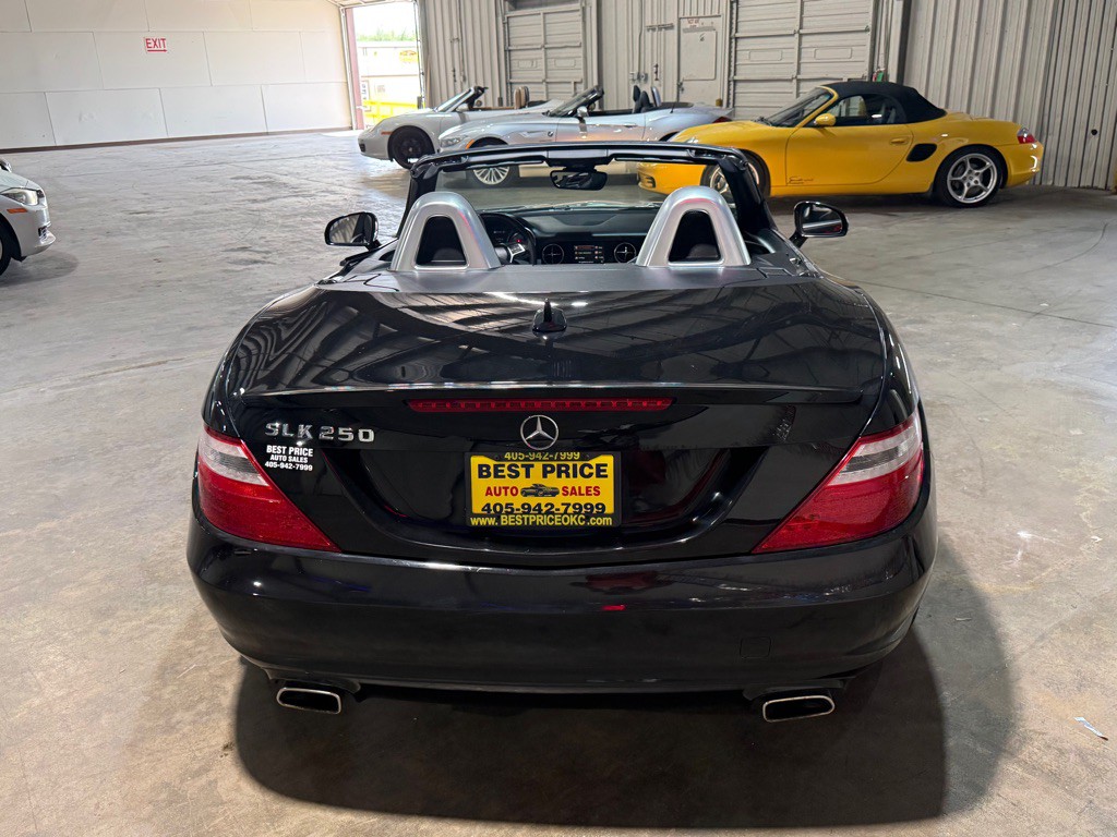 2013 Mercedes-Benz SLK-Class Image 9