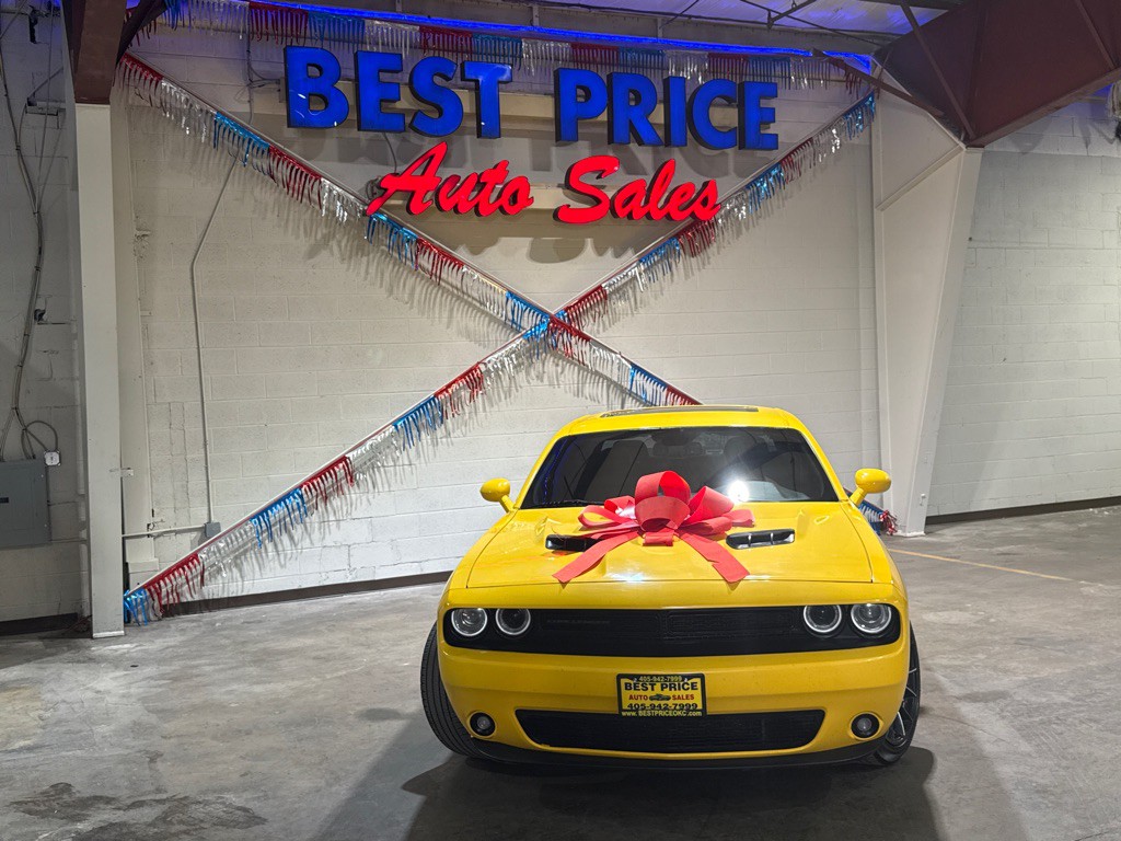 2018 Dodge Challenger Image 2
