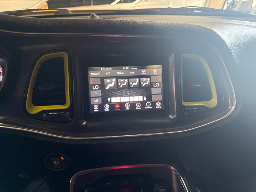 2018 Dodge Challenger Image 15