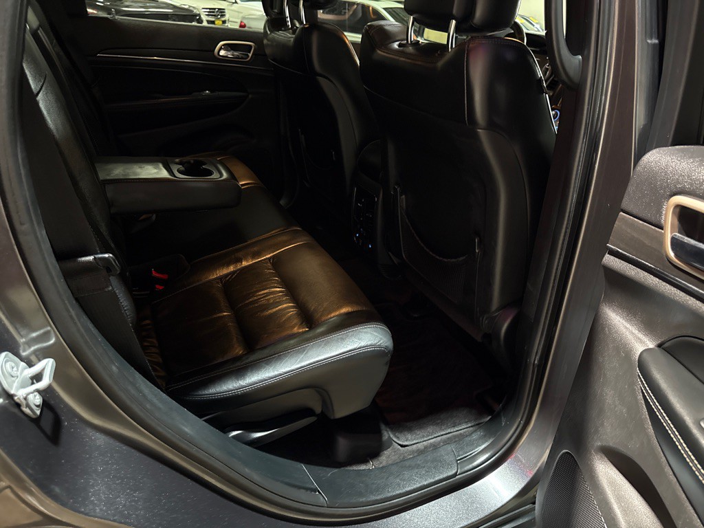 2016 Jeep Grand Cherokee Image 12