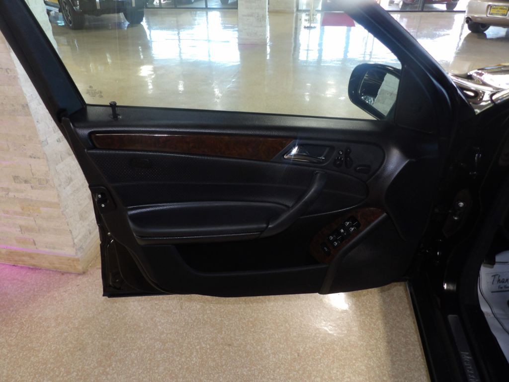 2006 Mercedes-Benz C-Class Image 8