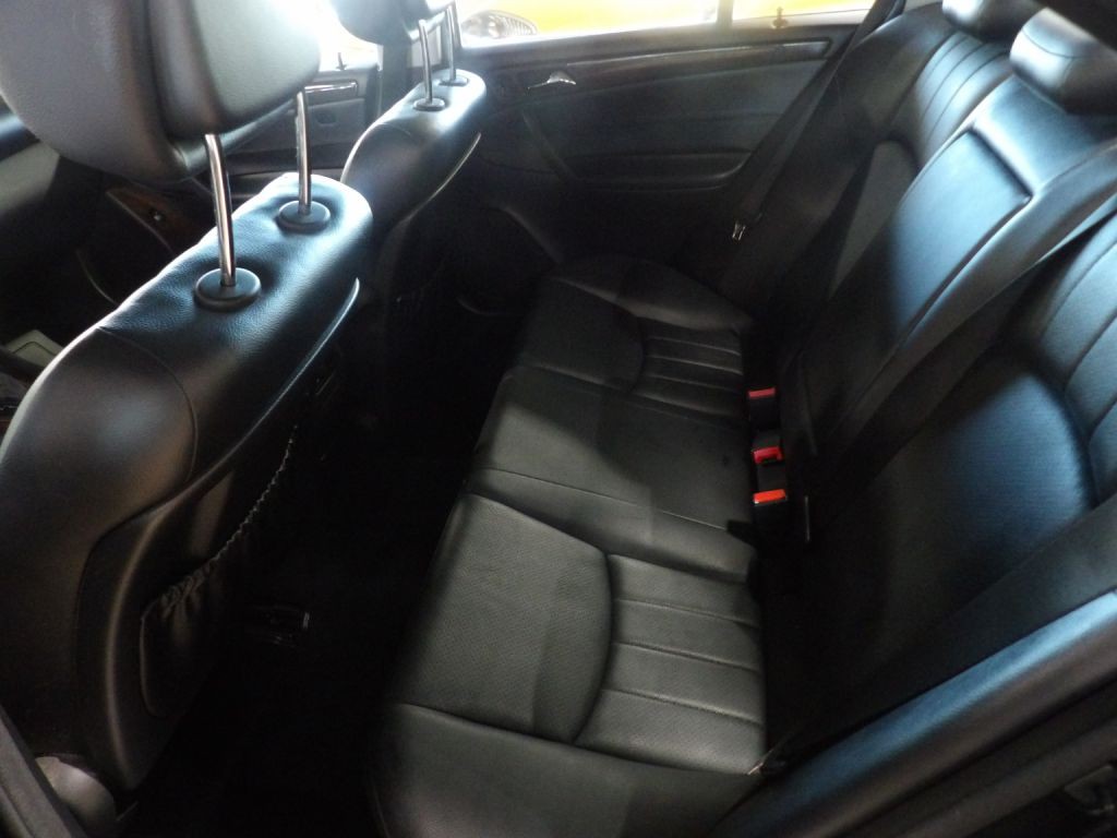 2006 Mercedes-Benz C-Class Image 10