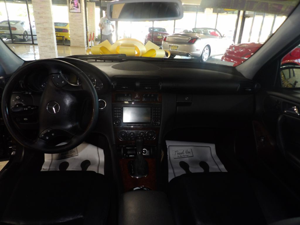 2006 Mercedes-Benz C-Class Image 11