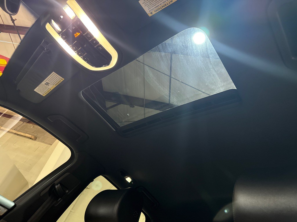 2016 Porsche Cayenne Image 1