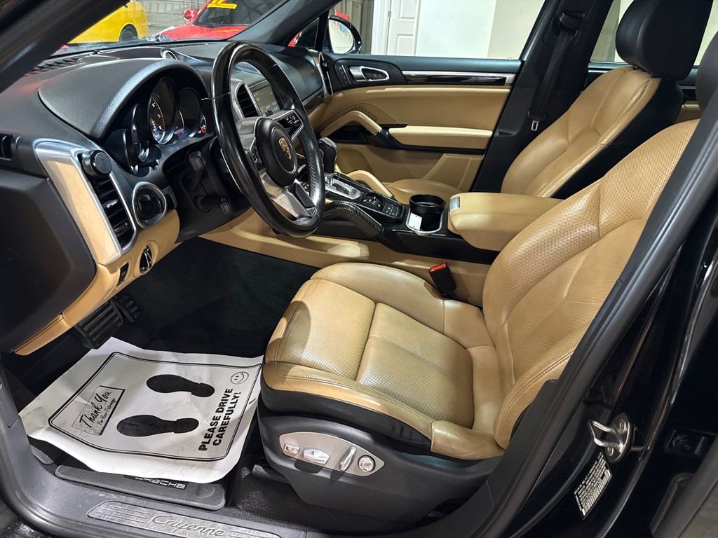 2016 Porsche Cayenne Image 6