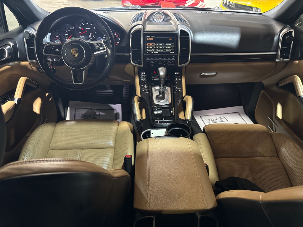2016 Porsche Cayenne Image 7