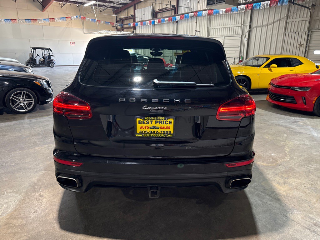 2016 Porsche Cayenne Image 8