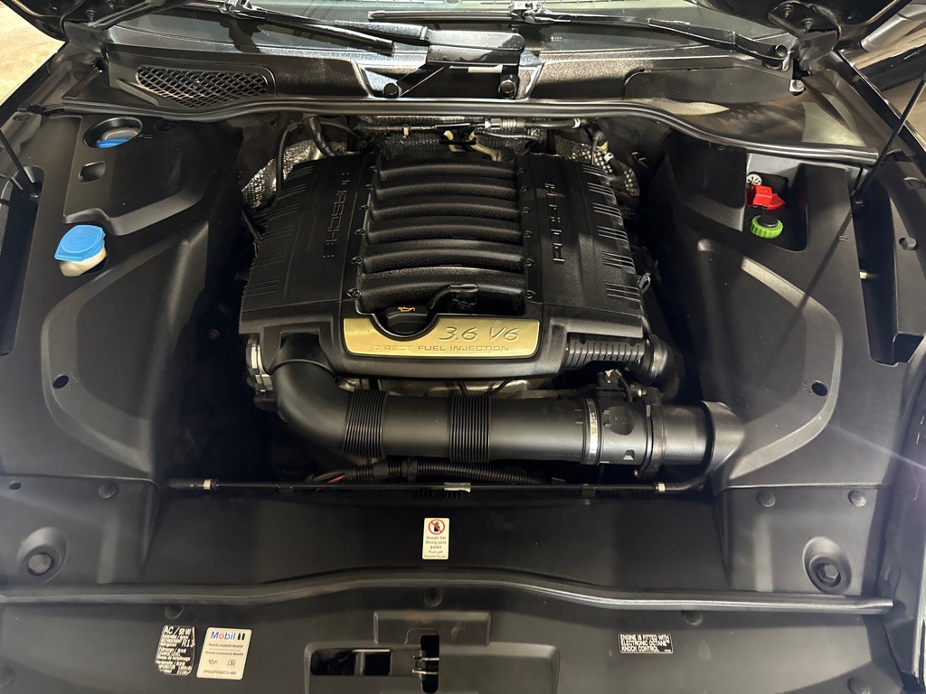 2016 Porsche Cayenne Image 15