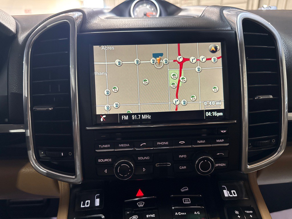 2016 Porsche Cayenne Image 18
