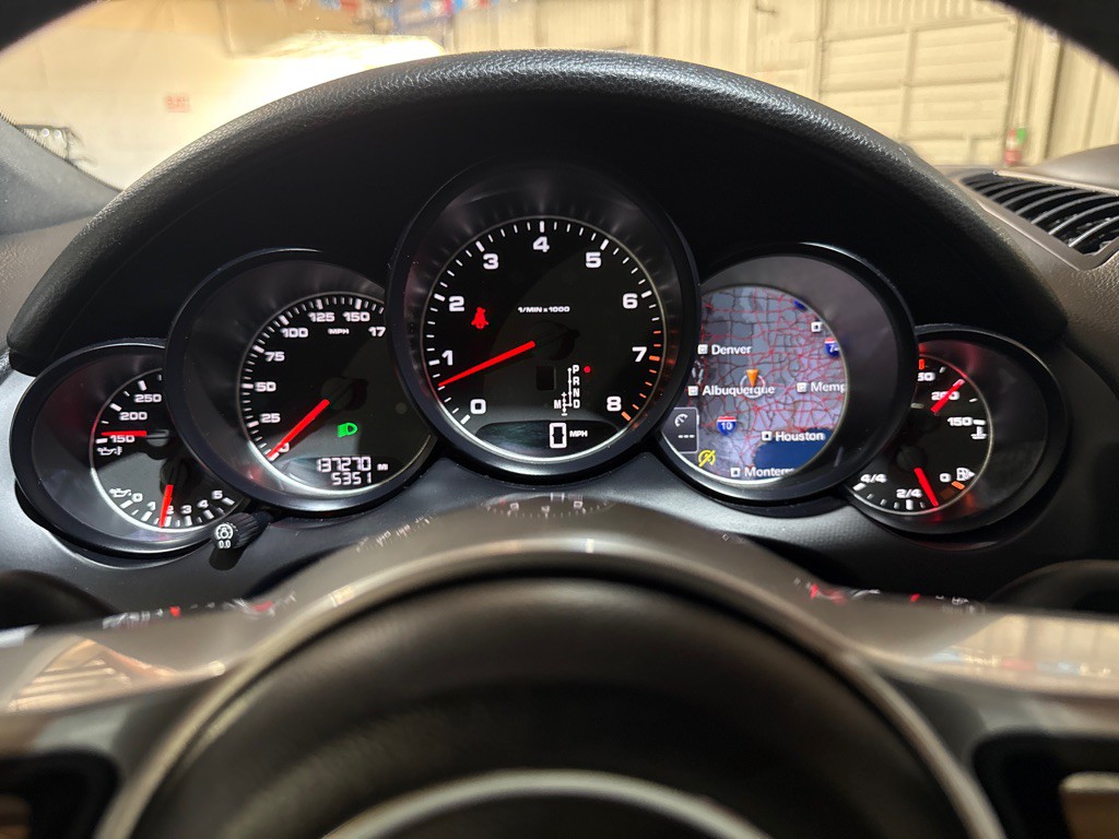 2016 Porsche Cayenne Image 20