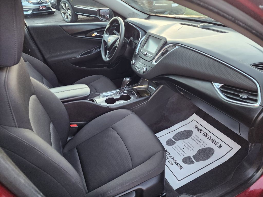 2018 Chevrolet Malibu Image 8