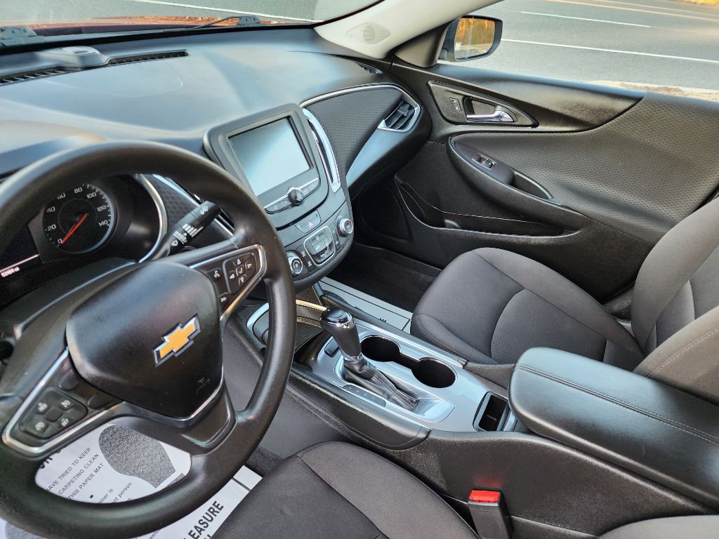 2018 Chevrolet Malibu Image 10