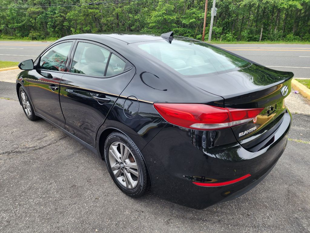 2017 Hyundai Elantra Image 4